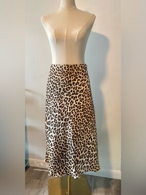 H&M Women's Leopard Print Slim Fit Midi Skirt Size L